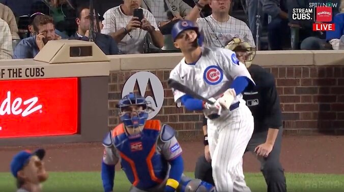 衝撃2連発は悪球打ち！ 鈴木誠也、ボール球かっ飛ばす29号弾に「えげつないコースホームランにしたな」同僚も思わず首を振り“脱帽” 3枚目