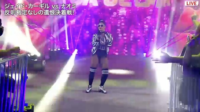 特別レフェリーを務めたビアンカ・ベレア