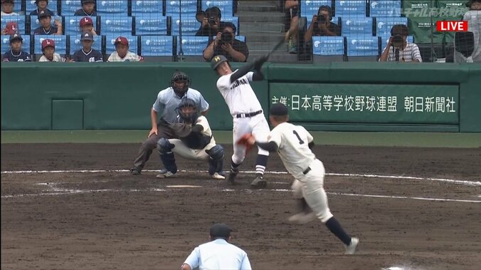 北の二刀流・熊谷陽輝、悔しい敗戦も甲子園の舞台で豪快弾！南北海道大会も含めこの夏6発目のアーチ！ 1枚目