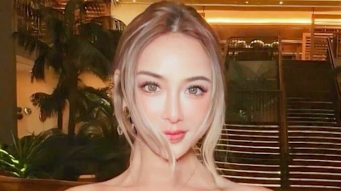 【写真・画像】「やらなかった時がない」 性別適合手術受け戸籍も女性となったGENKING.（41）、月2回は欠かさない肌ケア明かす　1枚目