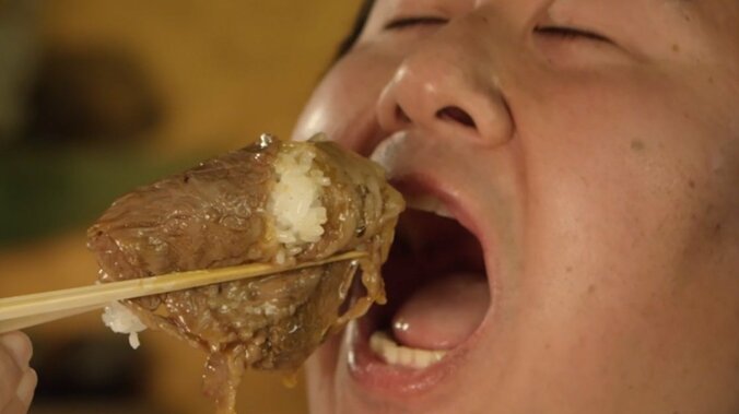 『キミの脂肪に恋してる』フォーリンデブはっしー、絶品料理を平らげる 7枚目