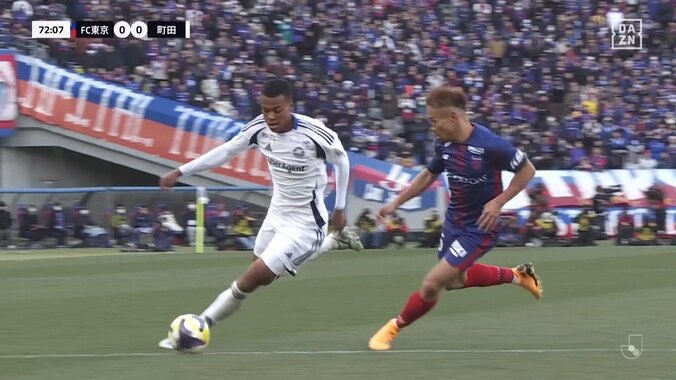 【映像】別次元のスライディングで突破阻止した瞬間