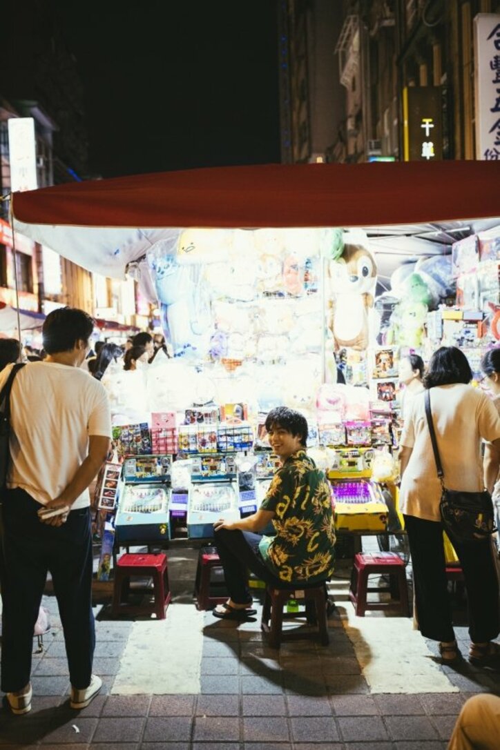 佐伯大地、無邪気な笑顔から色気のある姿まで…　ファースト写真集『ROAR』発売決定