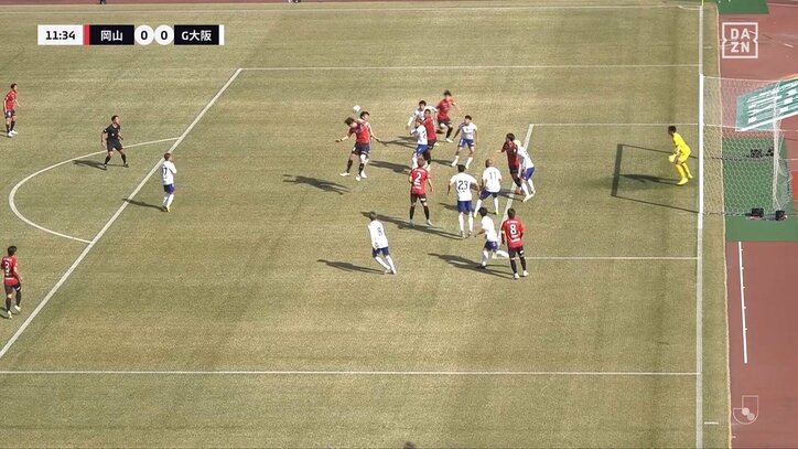 【映像】肘が顔面直撃→PK獲得の瞬間