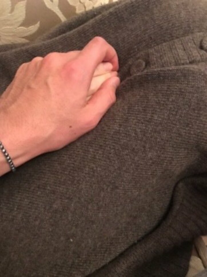 海老蔵、麻央と映画鑑賞 “手つなぎショット”に「キュンキュンした」の声