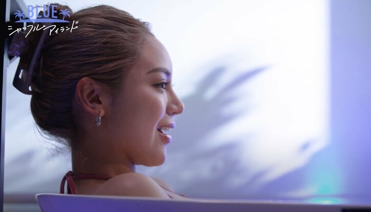 【写真・画像】美女ダンサーと海外で活躍するイケメンサッカー選手が混浴中に激しいキス「うわー！」「あら～！」と反響　2枚目