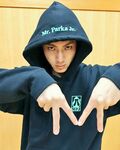 「超絶かっこいい」「ヤバし」“Mr.パーカーJr.パーカー”姿でクールな眼差しの山田裕貴に反響