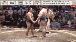 巨漢力士のガン睨みが怖すぎる！2度のつっかけに思わずギロリ「ど迫力」「普段は優しいお顔なのに」