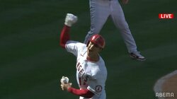 大谷翔平、9回2点タイムリー＆サヨナラ激走で喜び爆発のガッツポーズ！現地ファン大興奮＆総立ち「久々に感動」