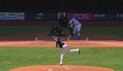 オリックスからまた出てきた… スケールでかすぎ！ 斉藤和巳っぽい“上から投げ下ろし系” 東晃平の“山本由伸直伝の必殺カーブ”が曲がりすぎてボールが「消える瞬間」