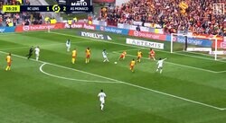 「打って！」「エゴほしい」南野拓実、“アシスト未遂”でファンが絶叫した一部始終…超絶キープから優しいラストパスを狙うが、強引にシュートの選択肢も？