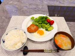 堀ちえみ「色がとってもきれい。春色ですね」家族のために用意した彩り豊かな朝食を公開