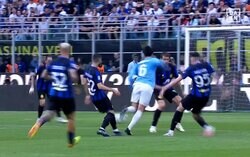 鎌田大地が王者インテルを切り裂いた！ ゴラッソ直後に再び躍動…華麗ドリブルで前進→３人に囲まれながらラストパスを供給した一部始終