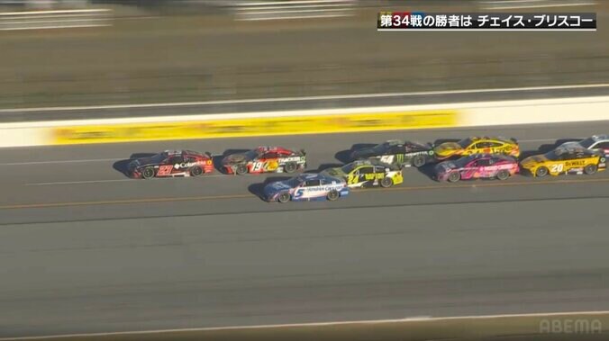 ファイナルラップで「消えていく！」 日系米国人レーサーが突然の“急失速”…無念のガス欠敗退にスタンドは悲鳴 3枚目