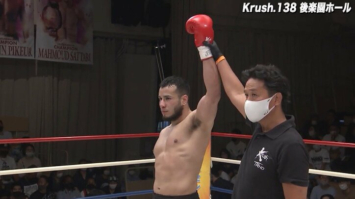 「首がもげそうなジャブ→カーフで足が“ぐにゃり”」の衝撃KO タオル投入の劇的決着に反響