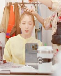 「おだんご最強」「天使」本田翼の“鏡越し”オフショット動画にファン悶絶