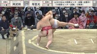 土俵下の行司も思わず息を止め、歯を食いしばる熱戦に館内どよめき「面白い」「良い相撲」「体幹やば」視聴者も大興奮