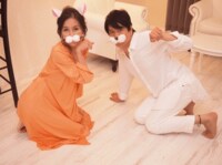 川崎麻世、猫耳つけた杉本彩のセクシードレス姿公開