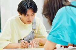 Popteenモデル・はる、美人モデル・にのんから「はるを目で追っちゃう」不意打ち告白され動揺『オオカミちゃんとオオカミくん』第5話