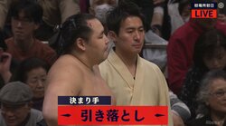 鶴竜、4場所連続休場明けから復帰　北勝富士を引き落として白星