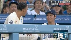 大谷翔平、28号ソロ弾で若き伏兵の“クールな”パフォーマンスが大注目！　「バルガスってこんなイカついの？」「俳優みたい」ドジャース期待の24歳“胸熱ポーズ”で話題沸騰