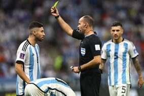 【W杯】大荒れのアルゼンチン×オランダ、1試合歴代最多15枚のイエローカードで大会新記録