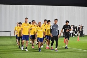 スペイン戦へ森保ジャパンに痛手。コスタリカ戦翌日の練習を右膝痛の遠藤航が欠席