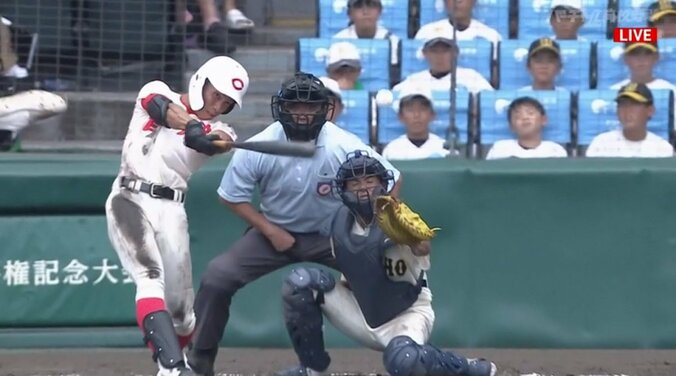 智弁学園の強打者・川原崎太一選手、アウトコースへの一球をコンパクトなスイングで完璧にとらえて徳島商の剛腕エースを攻略「きたー」「どんだけ勝負強いん！？」 1枚目