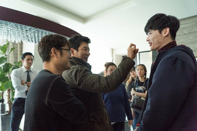 パク・フンジョン監督の最新作を電撃解剖　映画『V.I.P. 修羅の獣たち』メイキング映像＆写真解禁！ 4枚目