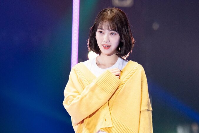 齋藤飛鳥が魅せたステージ先端の甘噛みに大歓声、乃木坂46が『TGC』に登場 10枚目