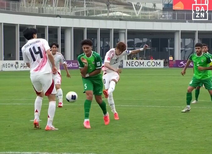 【写真・画像】「令和版の本田圭佑」が誕生！？ 17歳・高岡伶颯、ハードタックル無関係の“劇的同点ゴール”にSNS大歓喜！「やっぱもってる」日本を救った値千金の一撃【U20アジアカップ】　1枚目