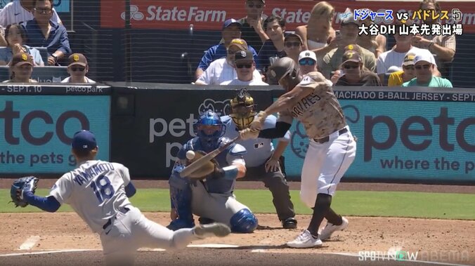 【写真・画像】「由伸のために」劇的決勝弾に山本由伸の笑顔も弾けた！ 頼れる“相棒”の一撃で「にんまり山本」ド軍ベンチ沸騰　1枚目