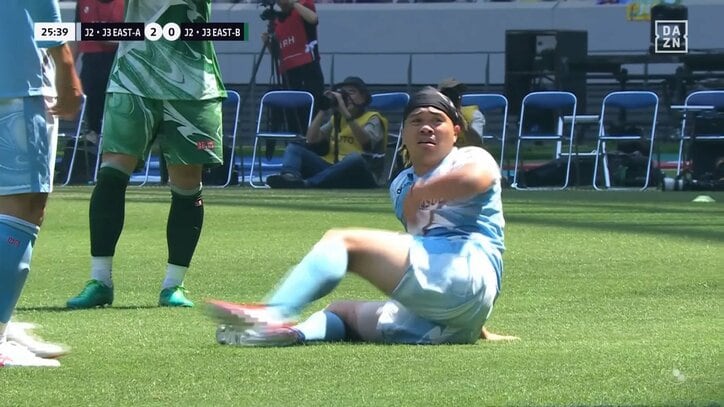 【映像】強烈タックルで田中パウロを弾き倒した瞬間