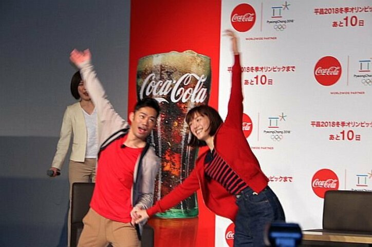 綾瀬はるか&高橋大輔、手繋ぎでフィギュアスケート披露