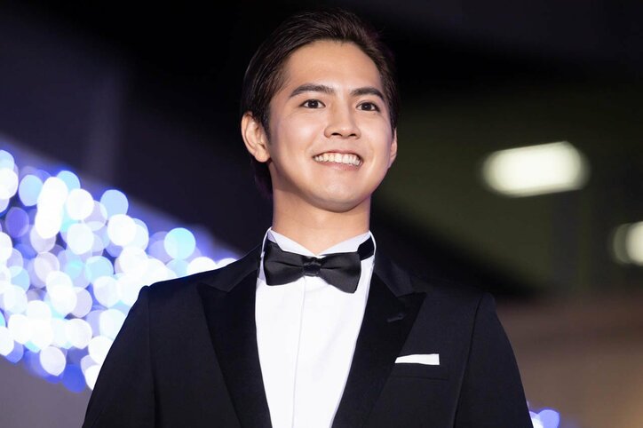 片寄涼太&橋本環奈の舞台挨拶にGENERATIONSがサプライズ登場!ファンも大喜び 映画『午前0時、キスしに来てよ』