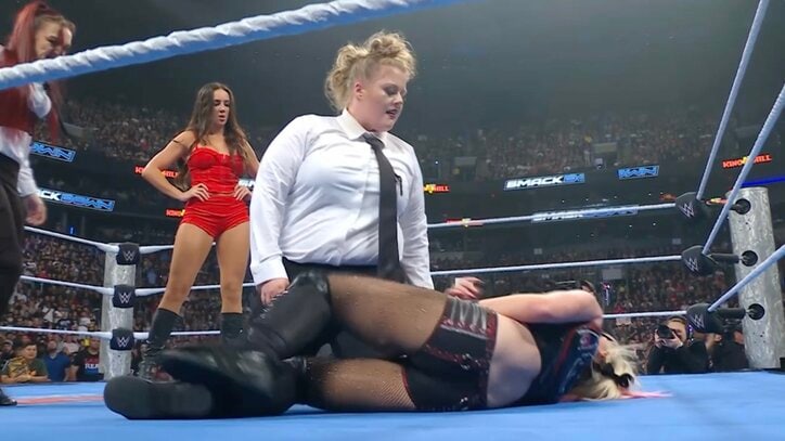 【映像】100キロ超え怪獣、美女に無慈悲な“ハグ攻撃→全体重プレス”