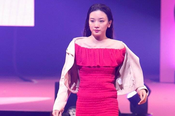 竹内涼真＆浜辺美波、新田真剣佑のサプライズ登場に大歓声！ -Seventeen 夏の学園祭2018【画像集】