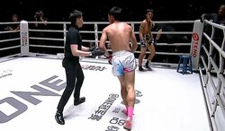 “効いてねぇ”アピールも「歩けてないよ！」ツッコミ殺到の珍事 ゴングと同時の幻ダウンに「もう一軒行くぞって歩き方ｗ」「珍しいシーン」