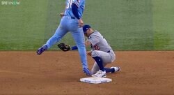 ワケわからん！ドジャース勝利も“まさかの珍光景”「なにこれ？」「後味悪っ！」 盗塁→走者が“浮いて”ゲームセット「審判も分かんないだろw」