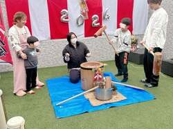  辻希美、自宅での“餅つき大会”の様子を公開「最高に美味しかった」 