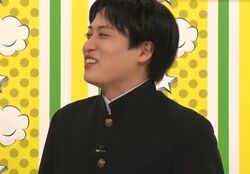 「メルカリのCMが決まった時も…」年収を自慢しまくる先輩をネタにした若手芸人、本人と対面し気まずい空気に