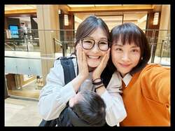  ギャル曽根、山口もえに抱っこされた次女の様子「さすが3児の母」 