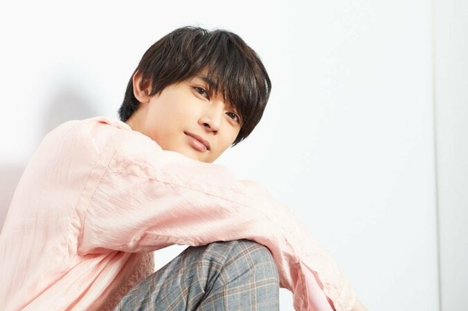 国宝級イケメン・吉沢亮が地味な男子に！『あのコの、トリコ。』で意識した“少女漫画っぽさ”の塩梅 2枚目
