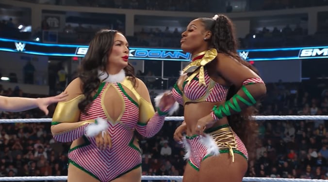 ナイア・ジャックス（写真左）とラッシュ・レジェンド（同右）