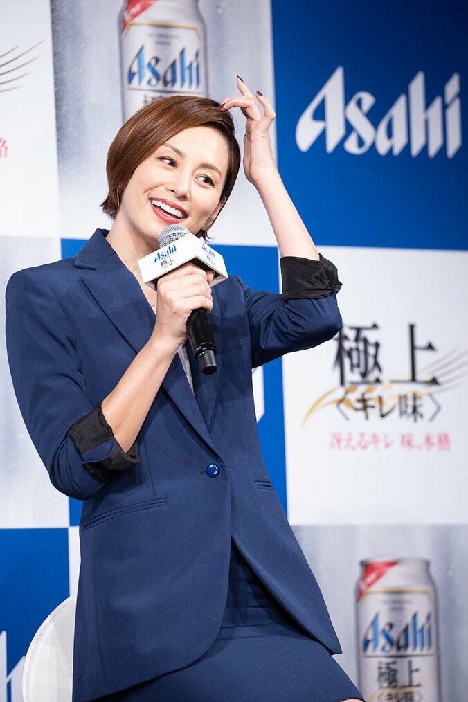 米倉涼子、嵐のグループ活動休止に「残念っていうか、さみしいです」 8枚目