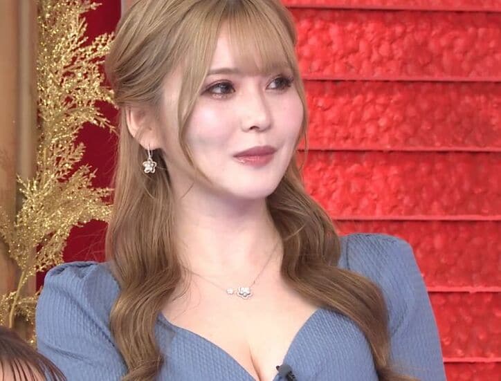 【写真・画像】“指名できない幻の人気キャバ嬢”、六本木進出後「普通のサラリーマンかと思ったら…」予想外の職業で一気にトップへ「そこで新人賞を獲りました」　1枚目