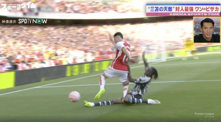 三笘薫も“犠牲者”に！足が伸びてくる「超絶スライディング」 爆速スピードと長い手足を持つ赤い悪魔の“スパイダー” ワン＝ビサカの守備がエグすぎる瞬間