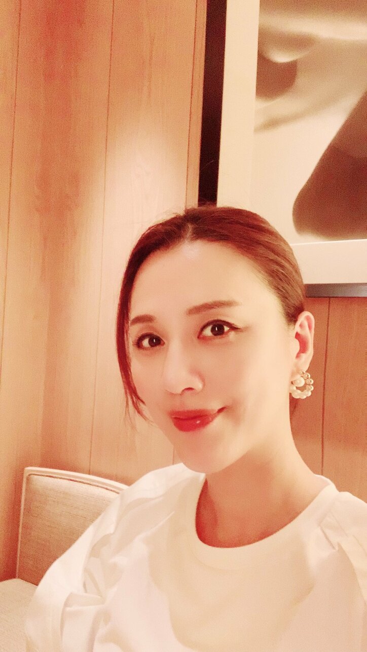 遼河はるひ サイドの髪が ホロリ とした姿を公開 小顔になりたいなー 話題 Abema Times