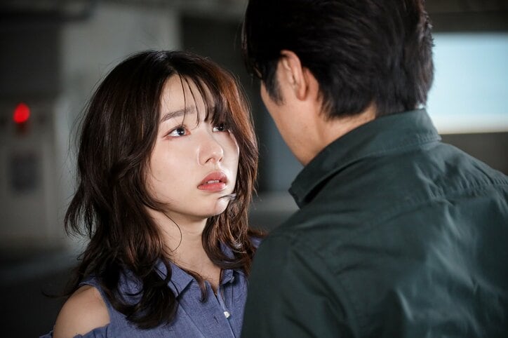 【写真・画像】「もういらないならはっきり言って…」 投げ飛ばされた不倫妻が涙の懇願→愛人が即謝罪に海外逃亡提案も… 『余命3ヶ月のサレ夫』第7話　1枚目